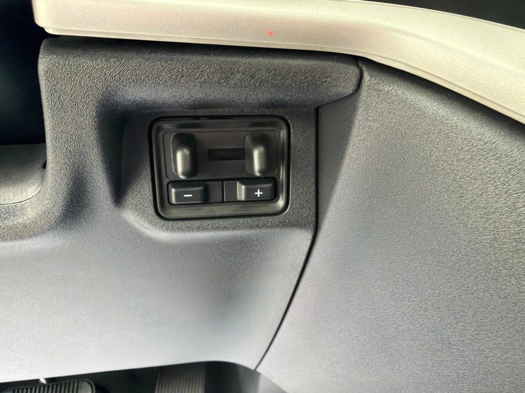 Used 2025 Ford Expedition Active AWD/4WD image 31