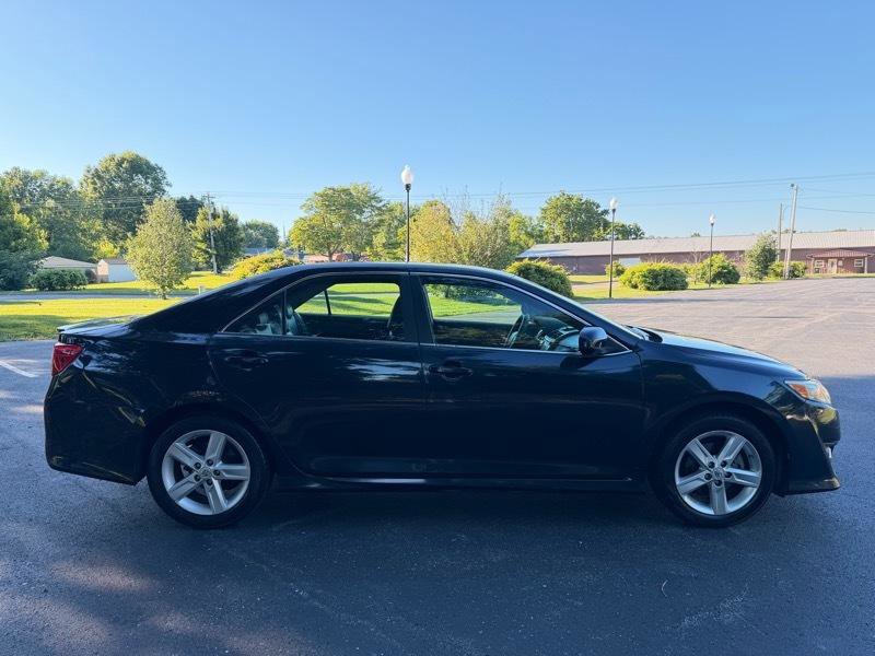 Used 2012 Toyota Camry SE FWD image 5