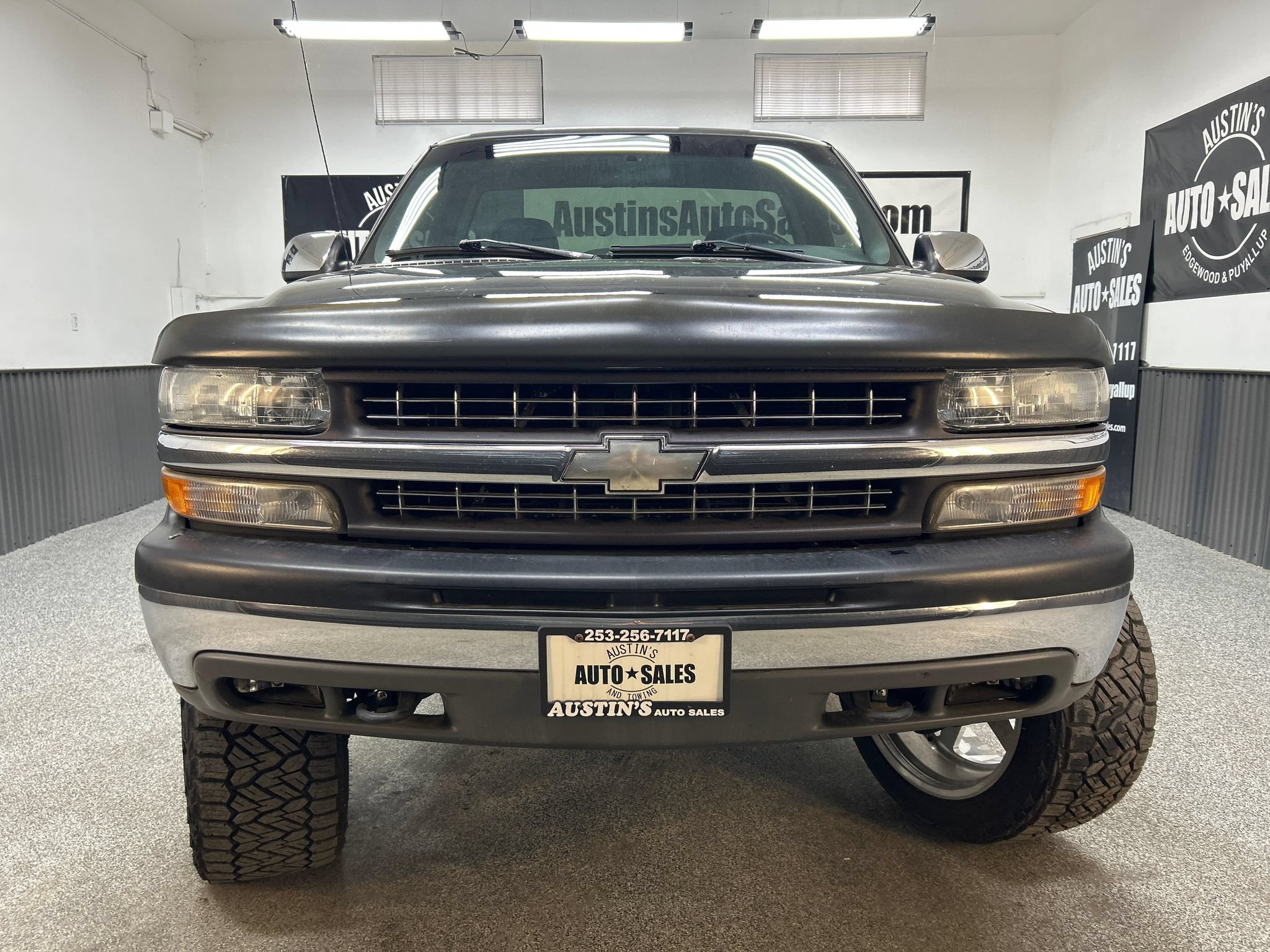 Used 1999 Chevrolet Silverado 1500 LS w/ Off-Road Chassis Pkg AWD/4WD image 2