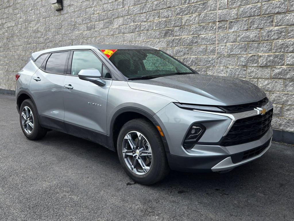 Used 2025 Chevrolet Blazer LT FWD image 7