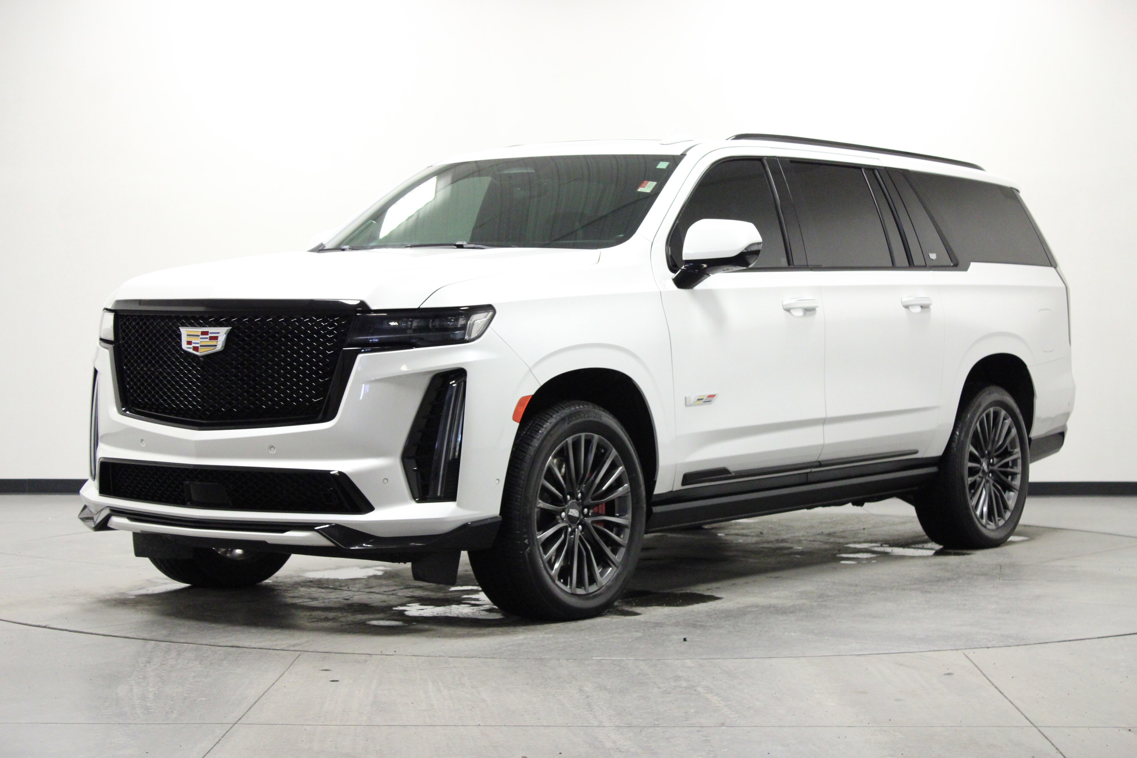 Used 2023 Cadillac Escalade ESV V w/ Heavy-Duty Trailer Package image 8