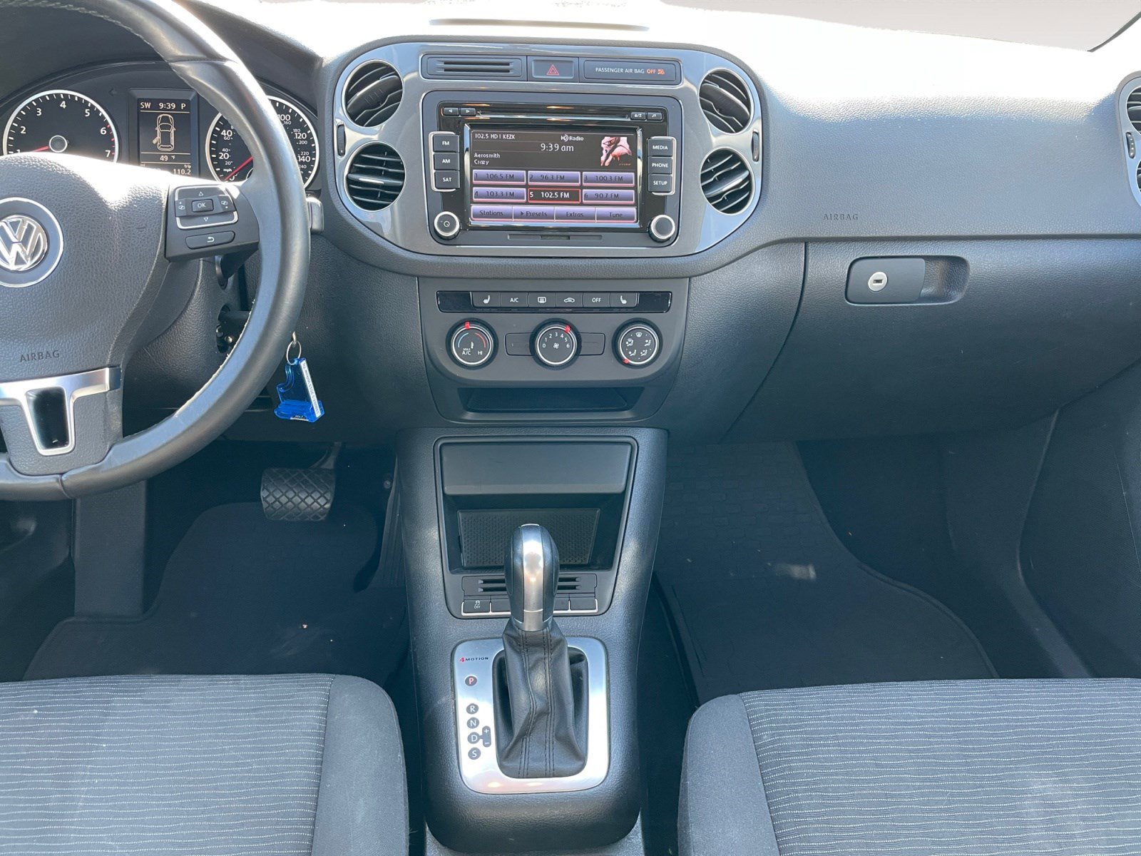 Used 2015 Volkswagen Tiguan S image 10