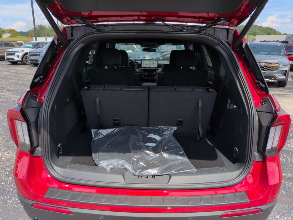 New 2026 Ford Explorer ST-Line AWD/4WD image 11