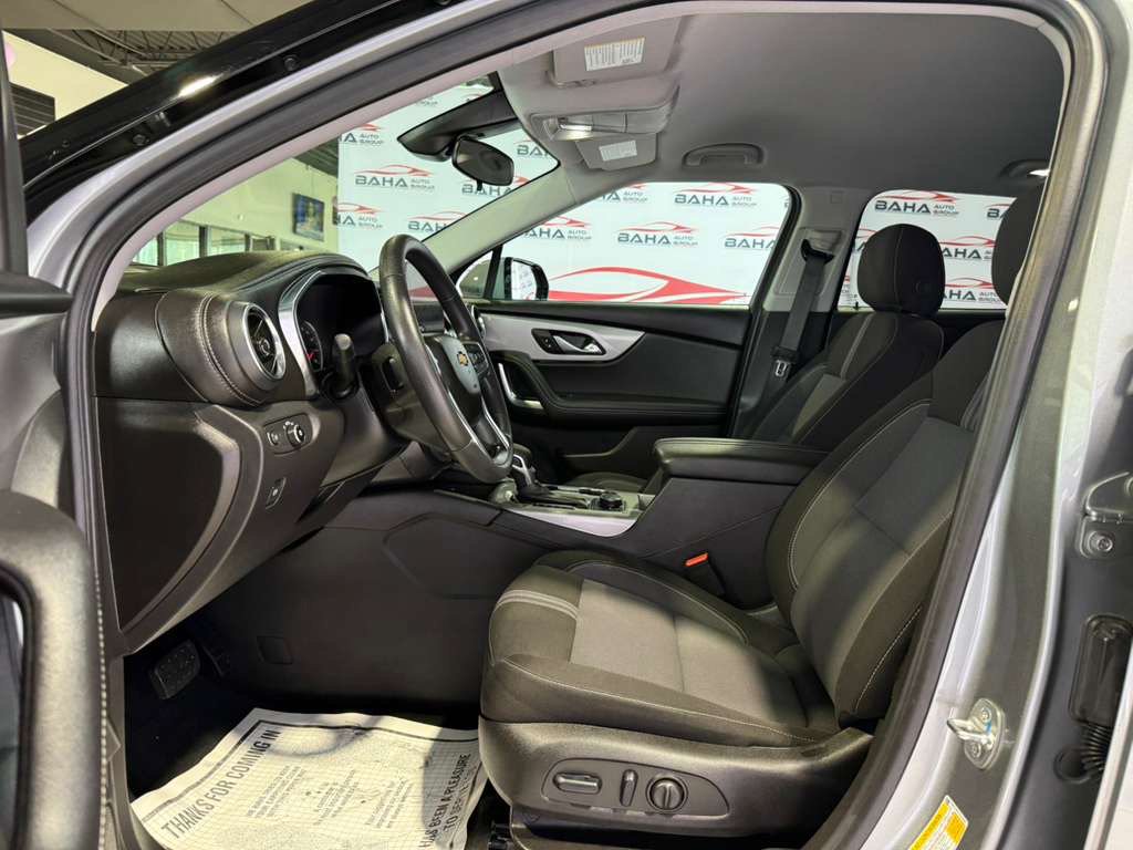 Used 2025 Chevrolet Blazer LT AWD/4WD image 29