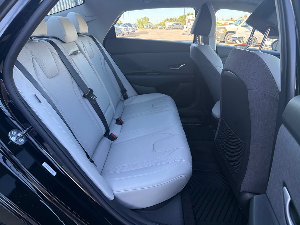 New 2026 Hyundai Elantra Limited FWD image 35