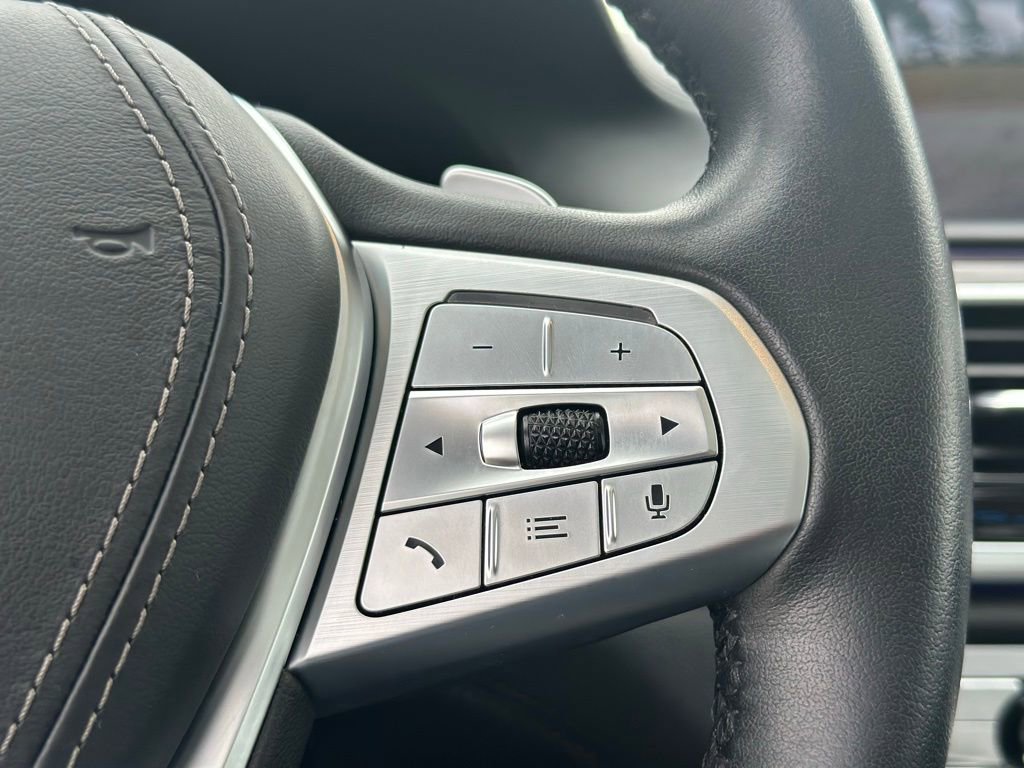 Used 2022 BMW 750i xDrive w/ Autobahn Package image 31