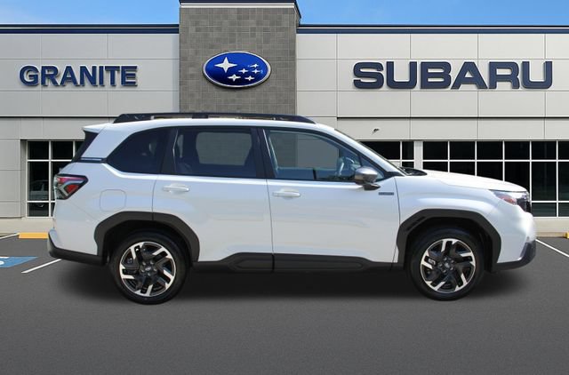 Used 2025 Subaru Forester Premium AWD/4WD image 12