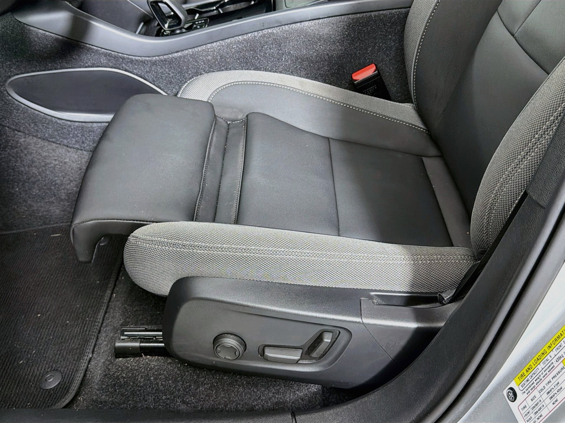 Certified 2023 Volvo C40 Recharge Core AWD/4WD image 20