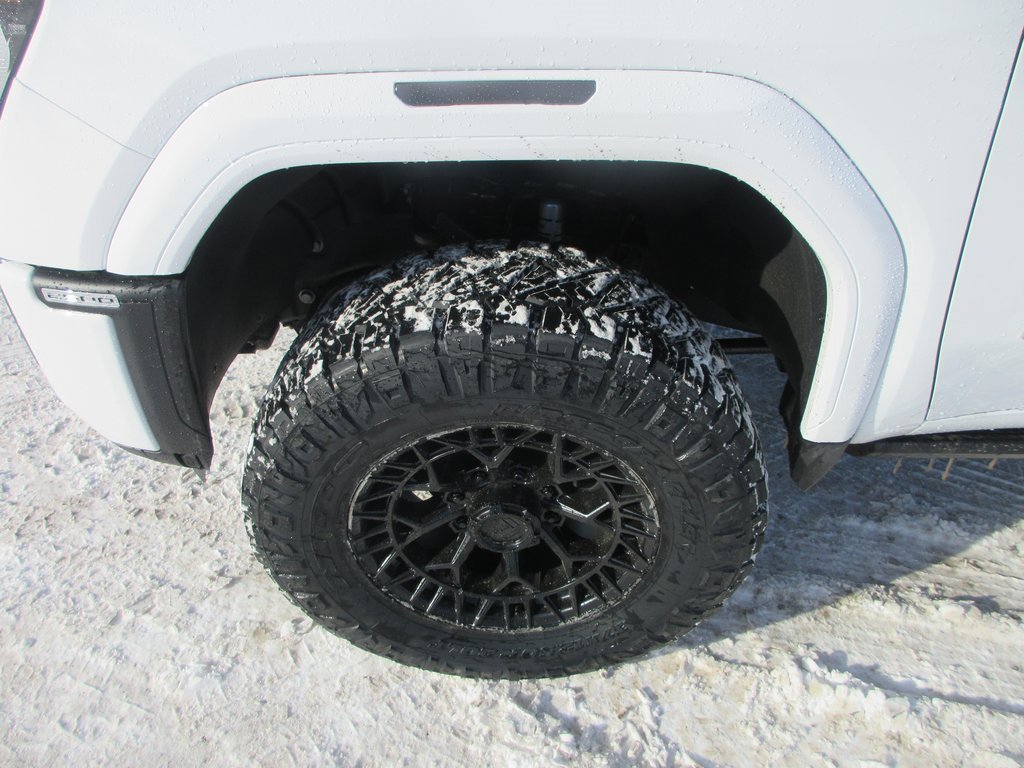 New 2026 GMC Sierra 2500 AT4 w/ AT4 Premium Plus Package image 13