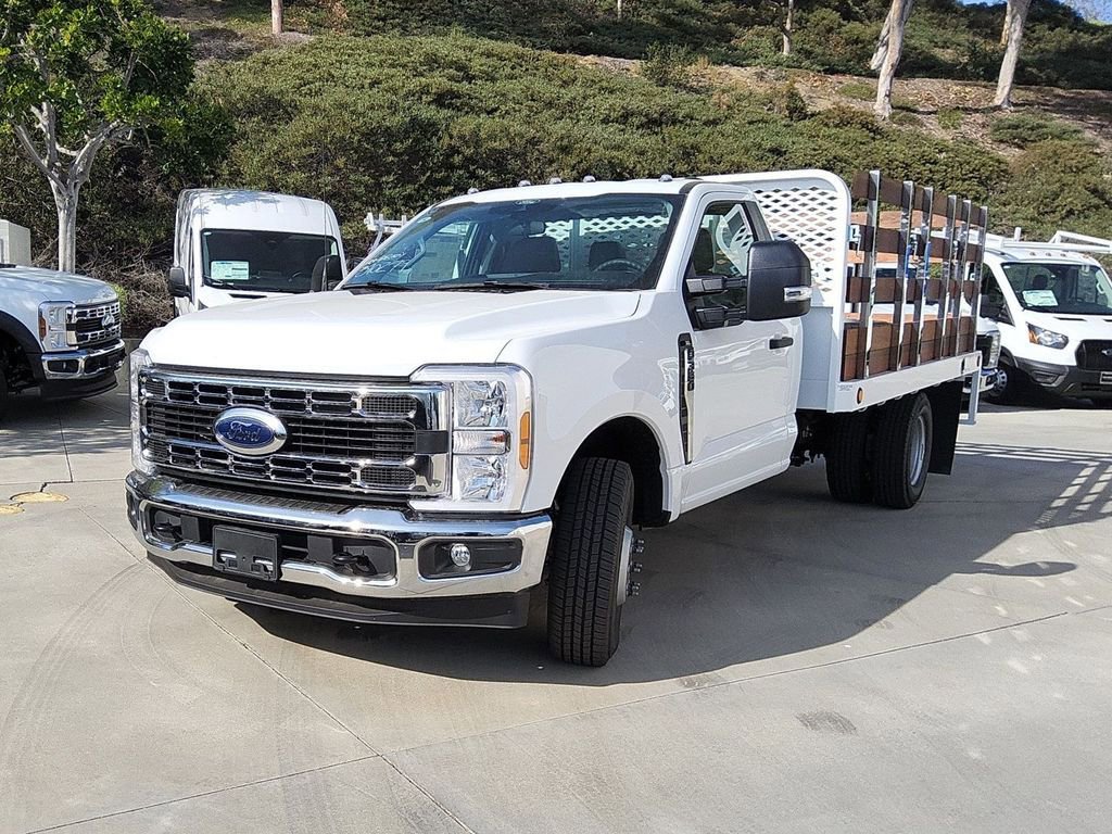 New 2026 Ford F350 XL w/ XL Chrome Package image 3