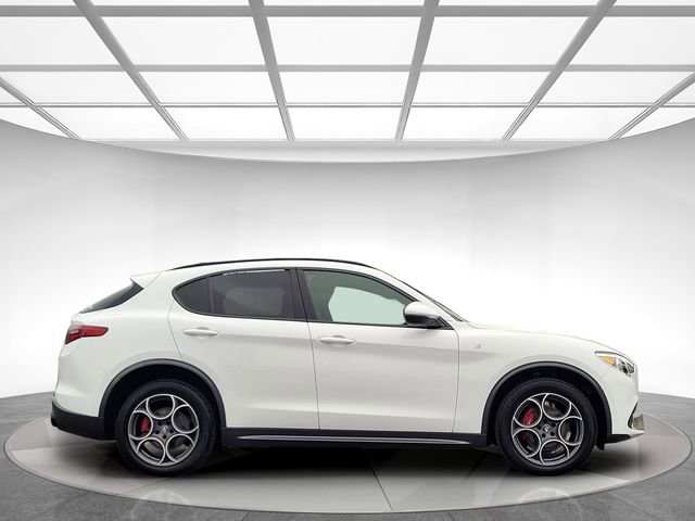 Used 2022 Alfa Romeo Stelvio Ti w/ Active Assist Plus Package image 4