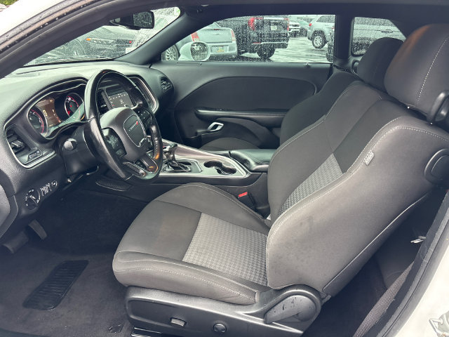 Used 2022 Dodge Challenger GT AWD/4WD image 2