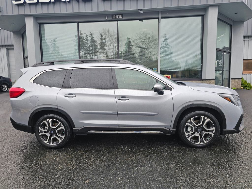 Used 2023 Subaru Ascent Limited w/ Technology Package AWD/4WD image 8