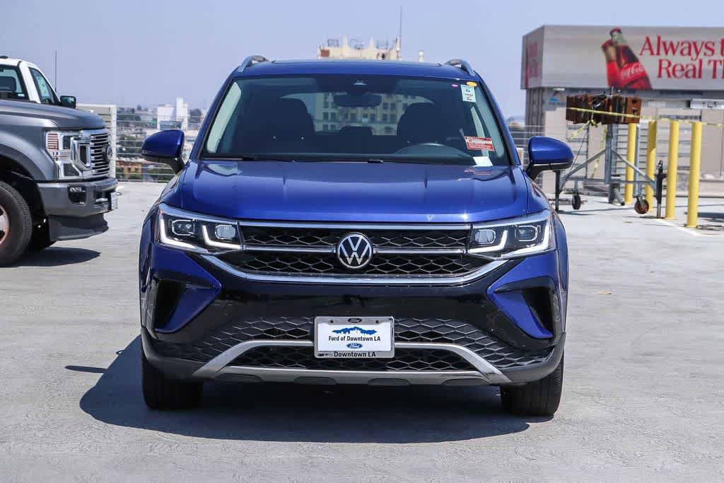 Used 2022 Volkswagen Taos SEL AWD/4WD image 2