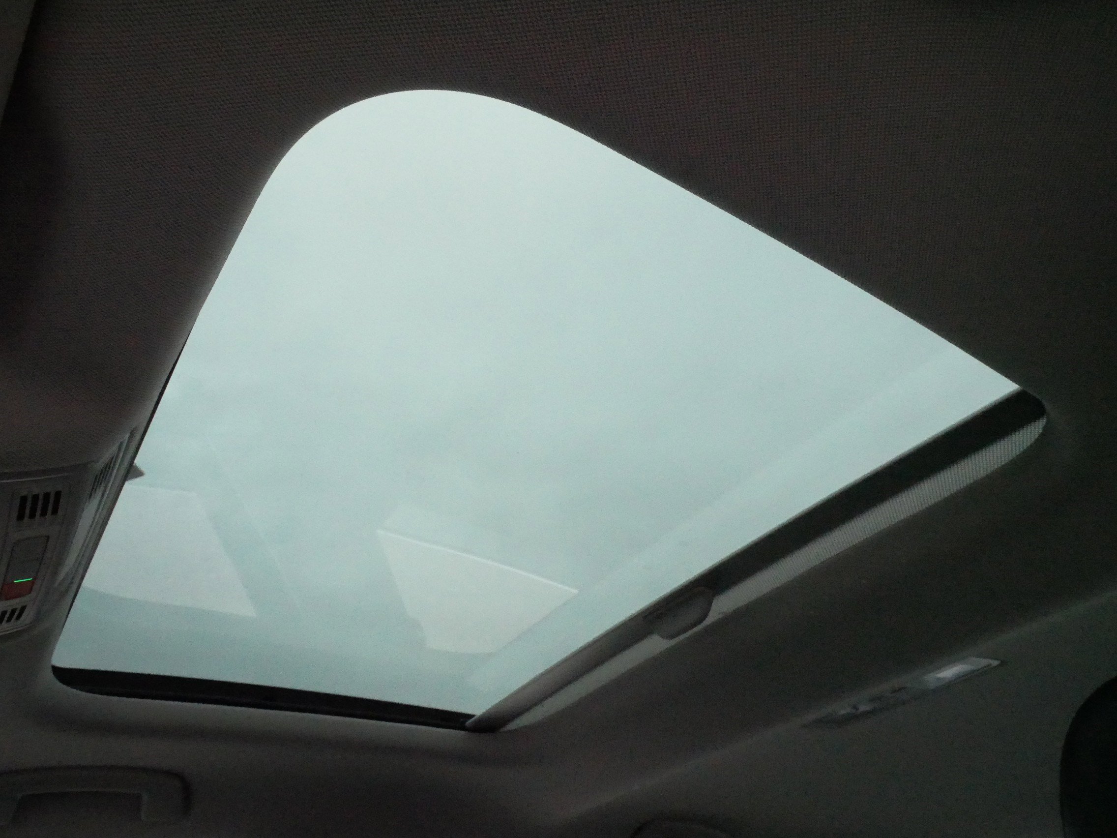 Certified 2022 Volkswagen Jetta SE w/ Panoramic Sunroof Package image 30