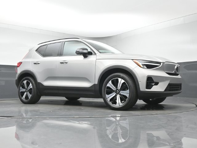 Used 2023 Volvo XC40 Recharge Plus AWD/4WD image 32