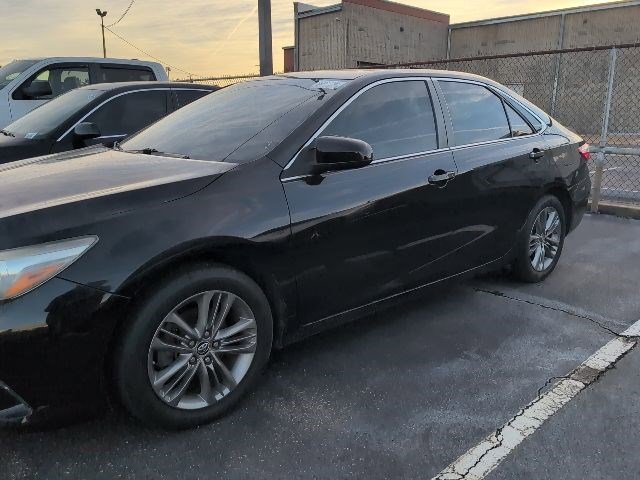 Used 2016 Toyota Camry SE w/ Moonroof Package image 3