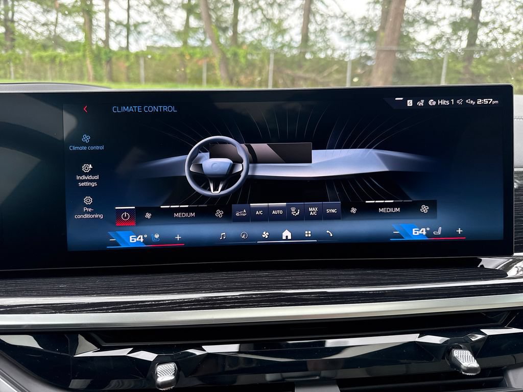 New 2027 BMW X7 M60i AWD/4WD image 19