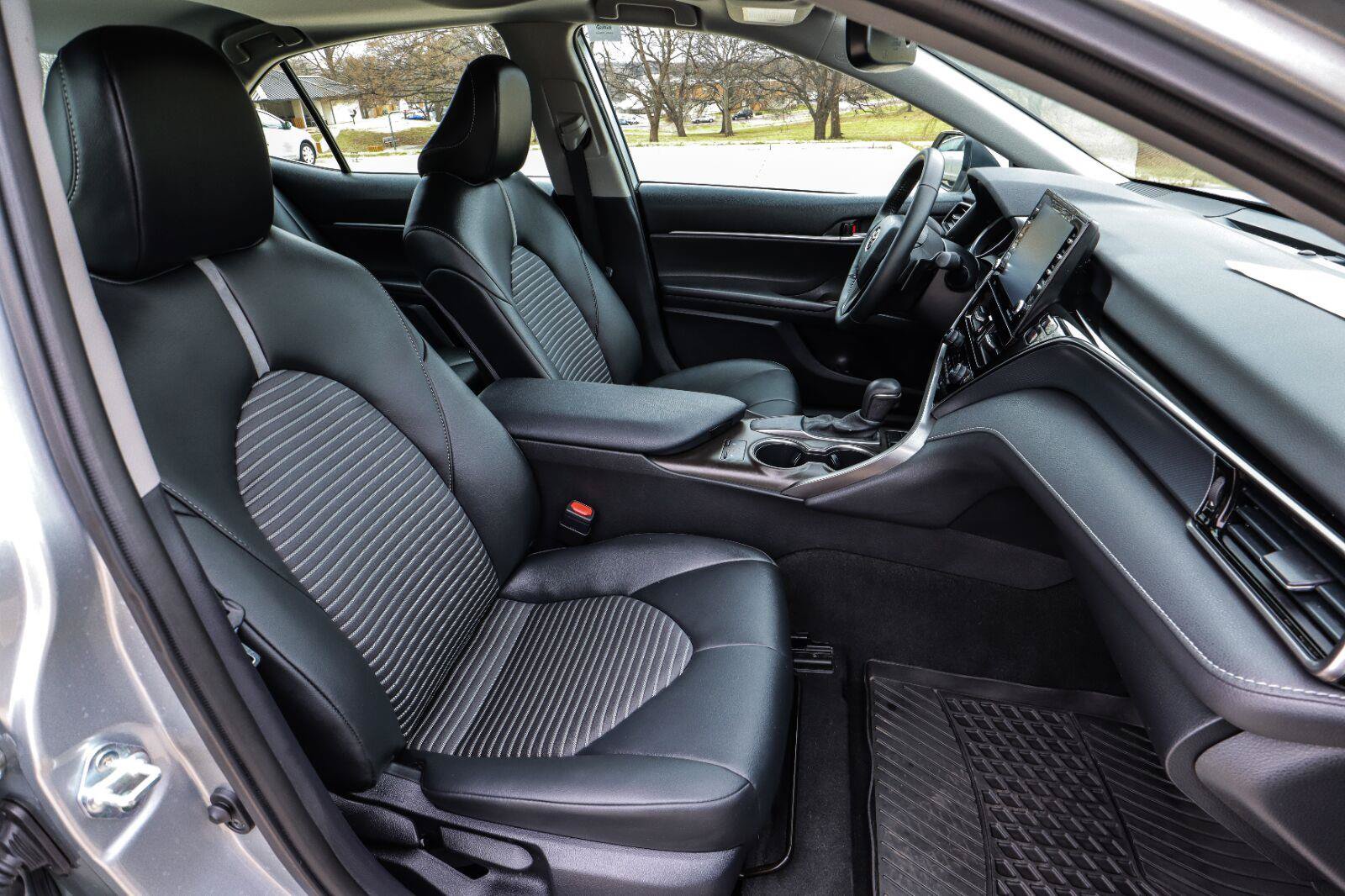 Used 2023 Toyota Camry SE FWD image 40