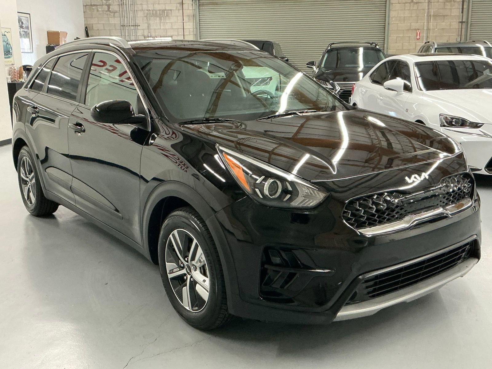 Used 2022 Kia Niro LXS w/ Digital Cluster Package image 3