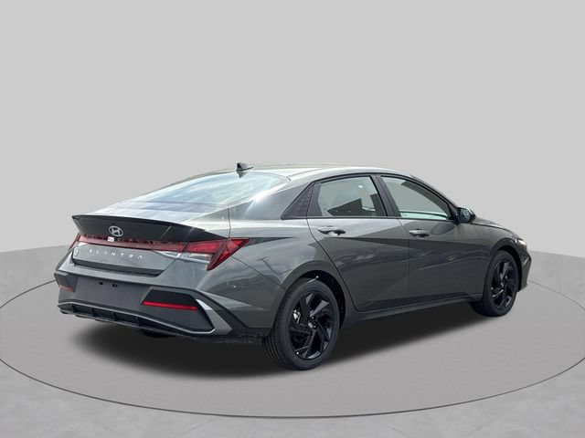 New 2026 Hyundai Elantra SEL Sport Premium FWD image 4