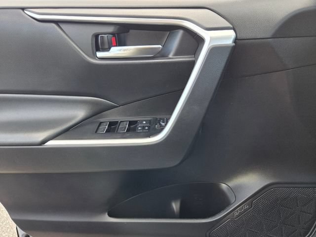 Used 2022 Toyota RAV4 XLE w/ Convenience Package FWD image 21