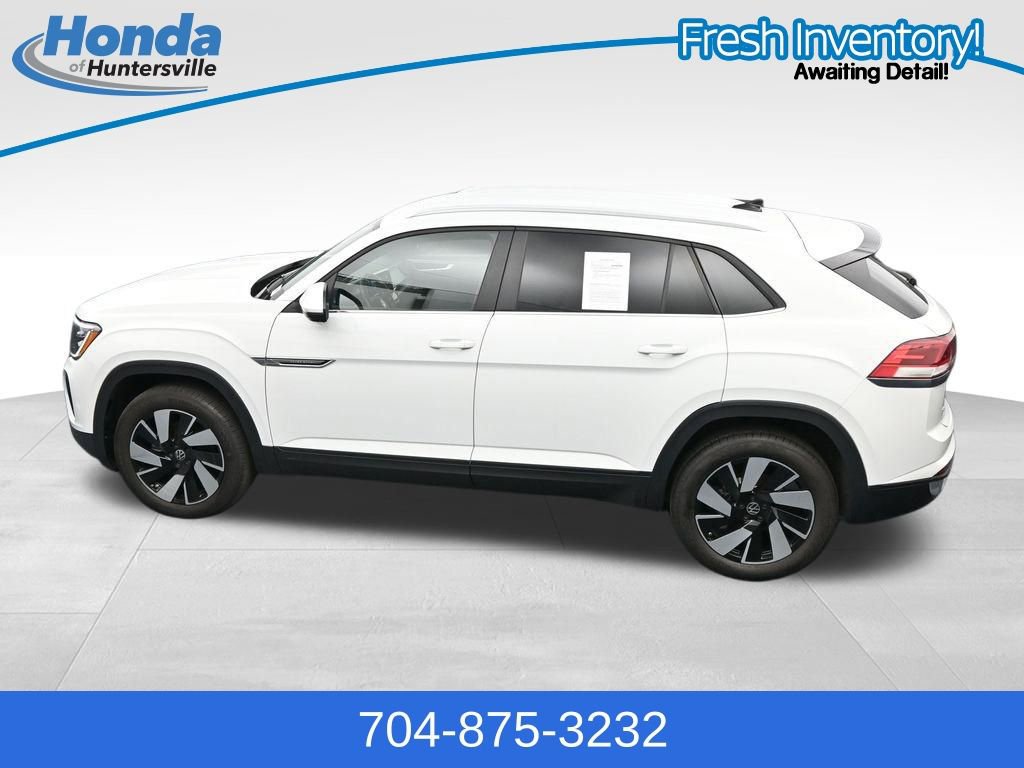 Used 2025 Volkswagen Atlas Cross Sport SE FWD image 33