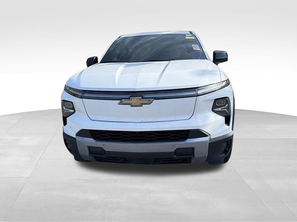 Used 2025 Chevrolet Silverado EV LT AWD/4WD image 2