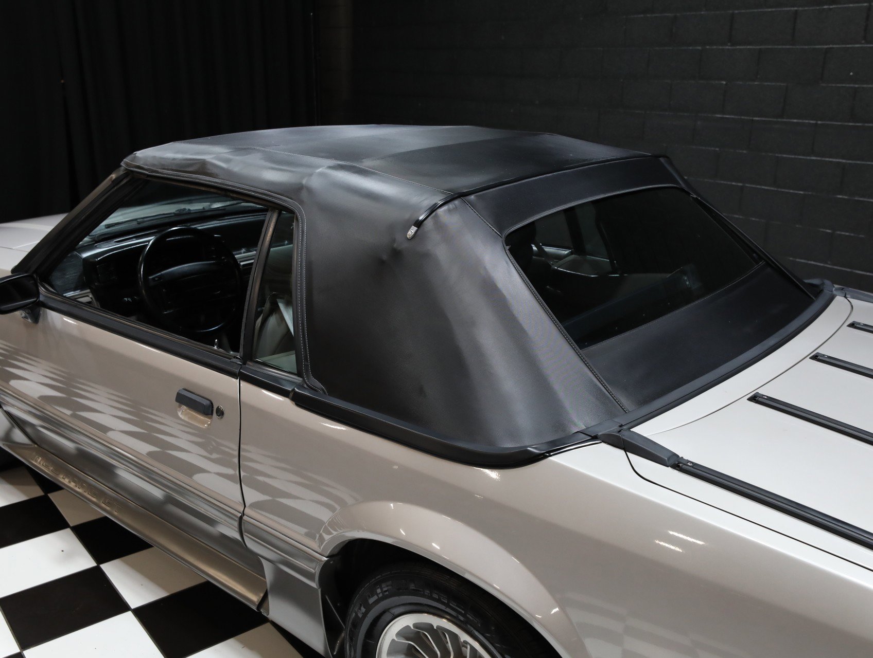 Used 1990 Ford Mustang GT image 9