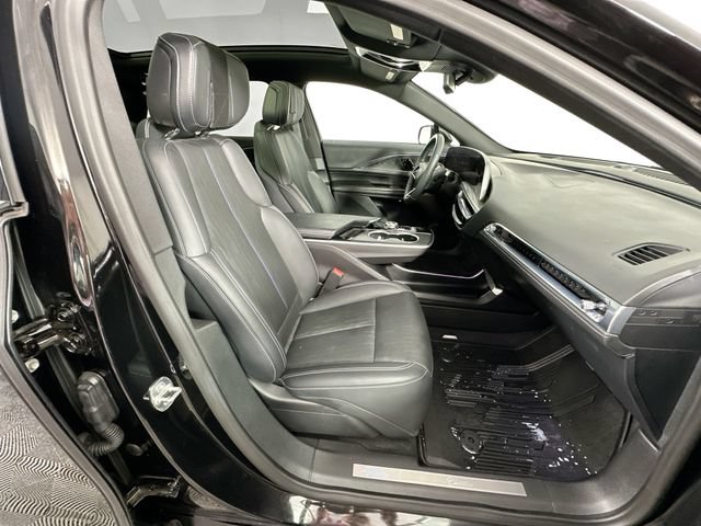 Used 2024 Cadillac Lyriq Luxury AWD/4WD image 30