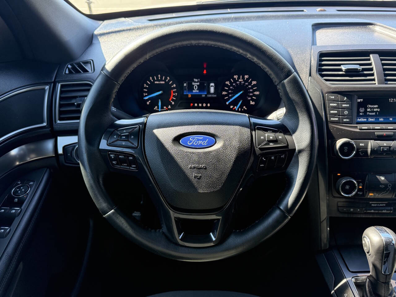 Used 2019 Ford Explorer XLT image 20