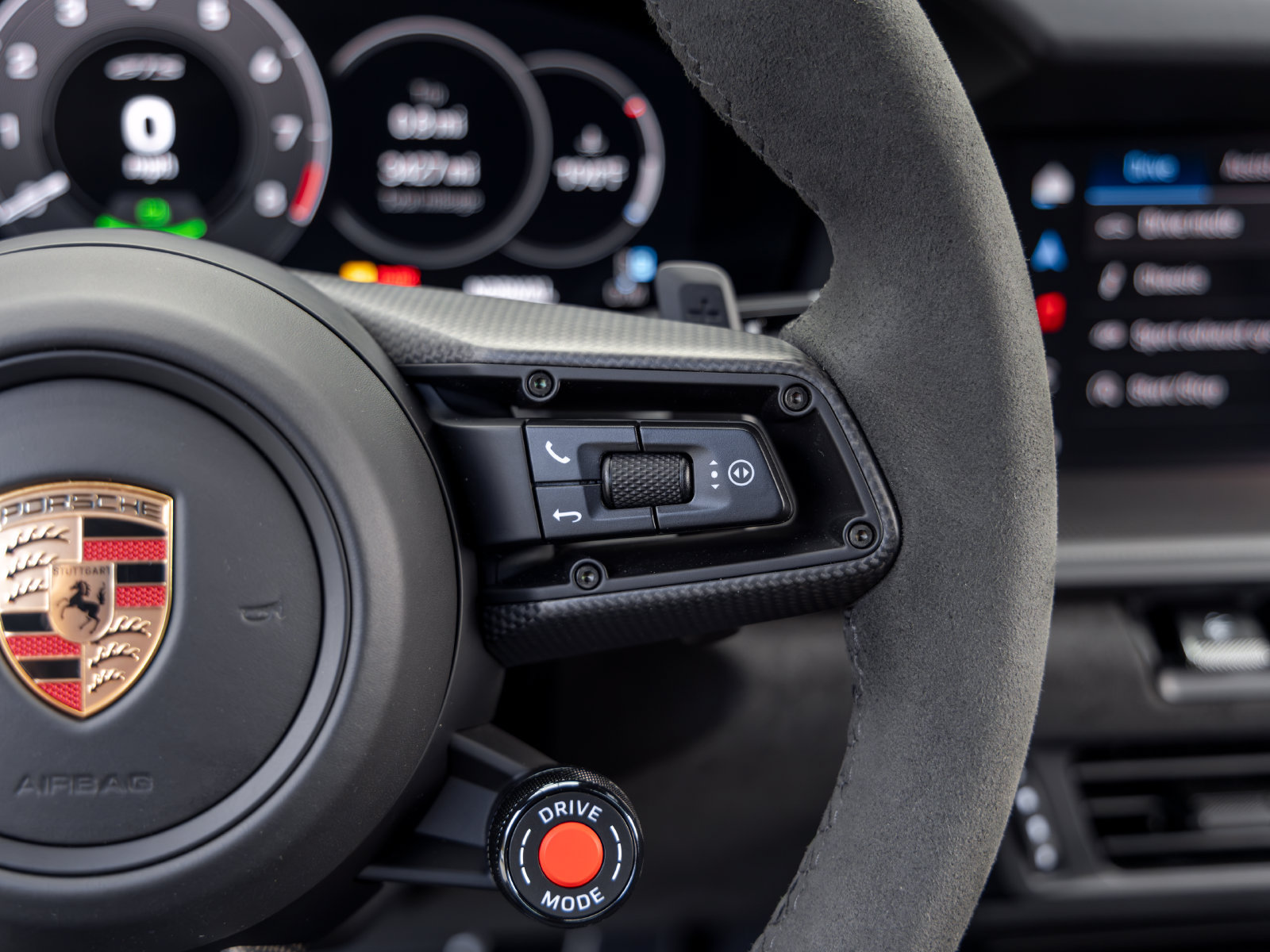Certified 2025 Porsche 911 Carrera 4 GTS AWD/4WD image 40