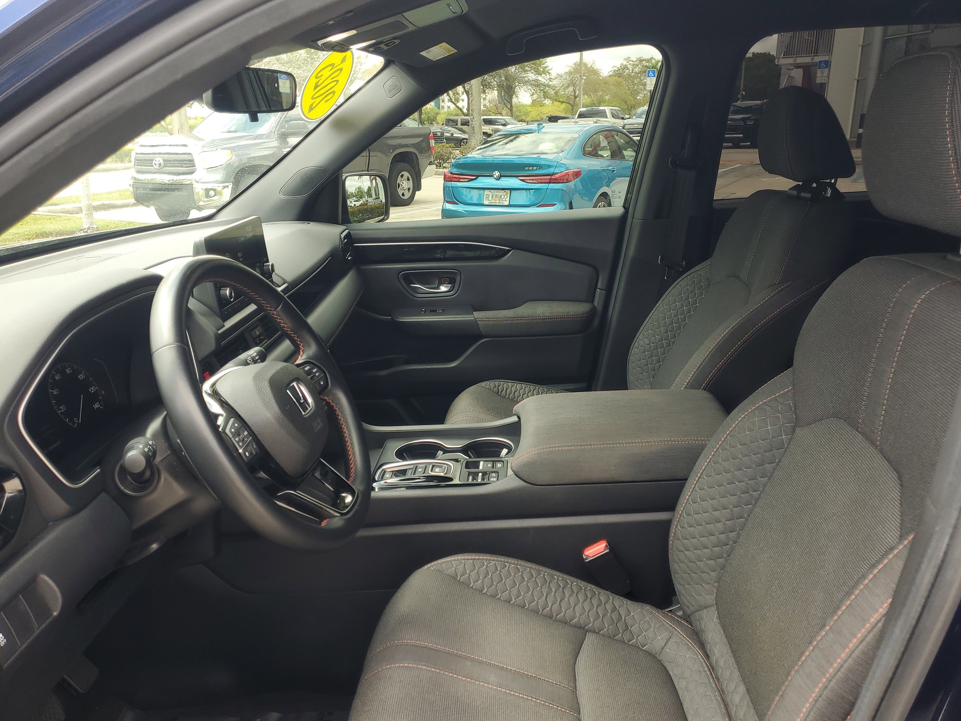 Used 2025 Honda Pilot Sport image 16
