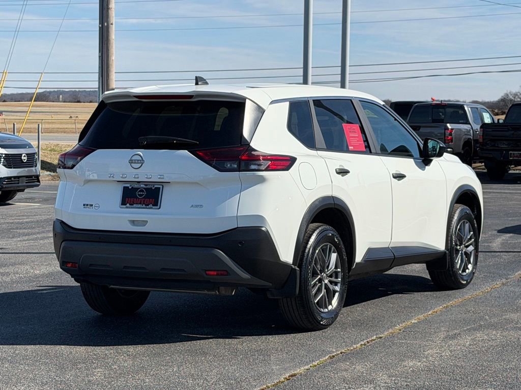 Used 2023 Nissan Rogue S image 5
