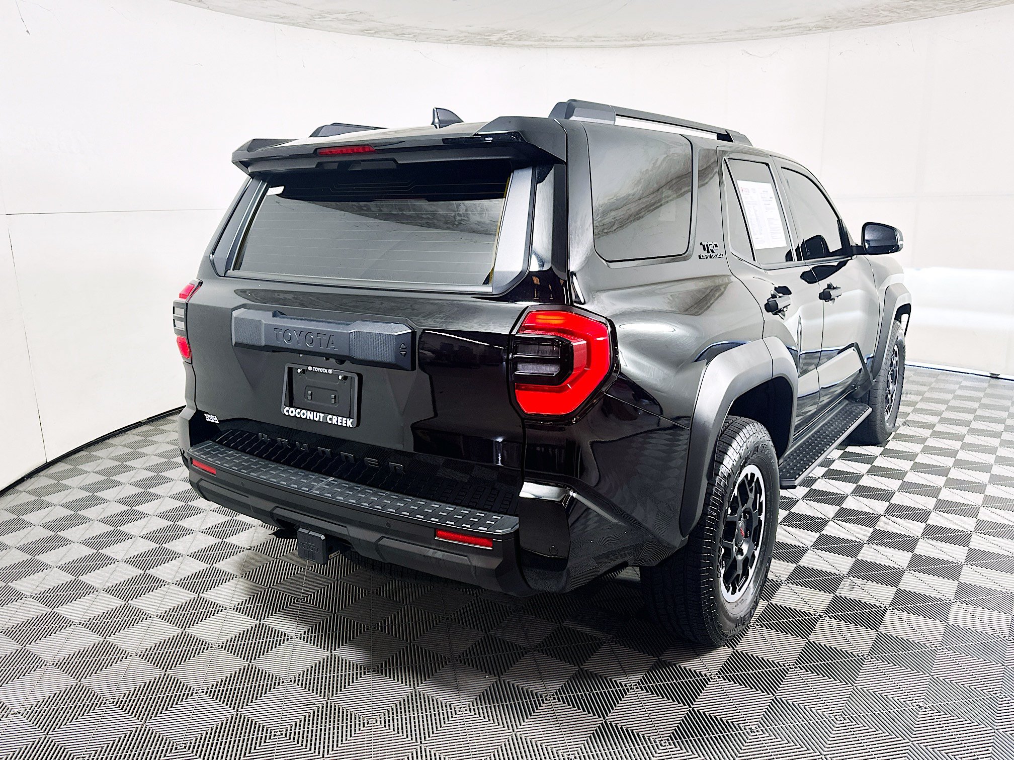 Certified 2025 Toyota 4Runner TRD Off-Road AWD/4WD image 3