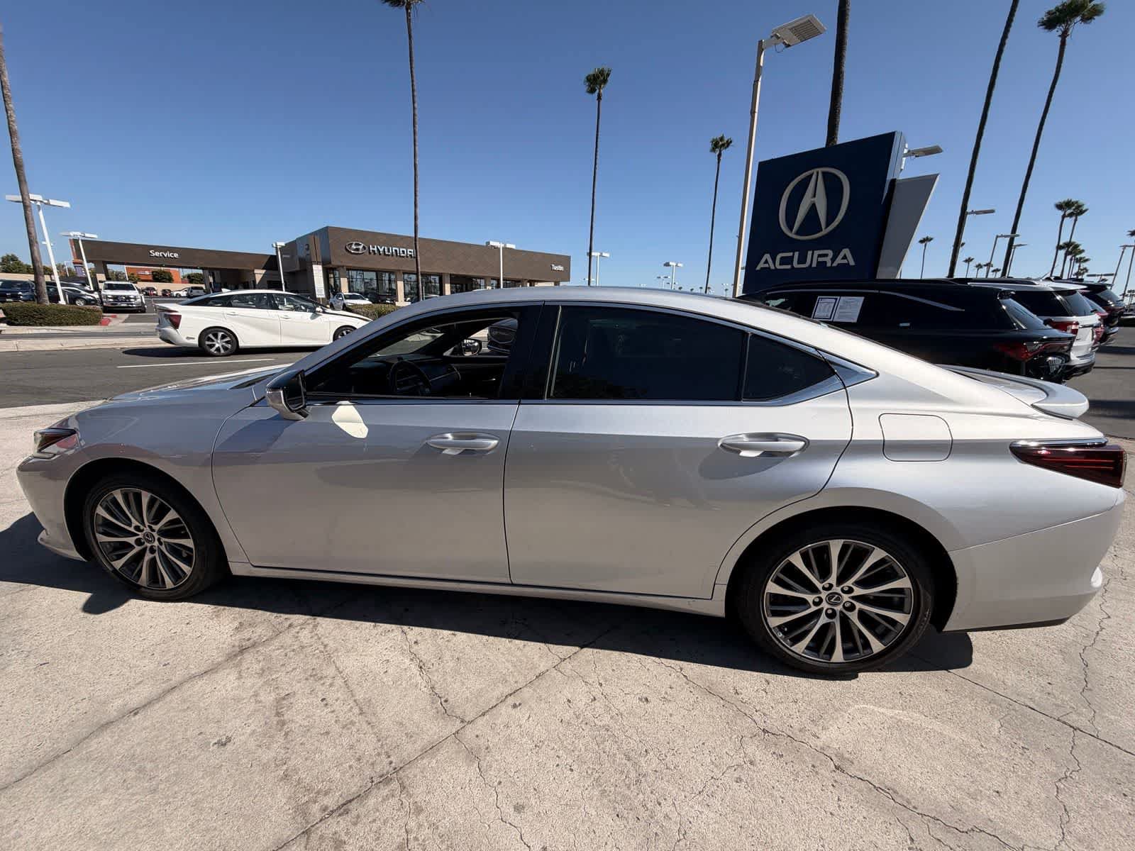 Used 2021 Lexus ES 350 w/ Premium Package FWD image 2