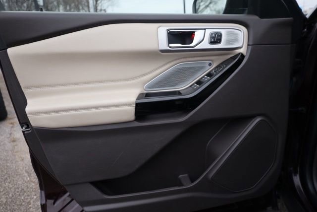 Used 2022 Ford Explorer Platinum w/ Equipment Group 601A image 21