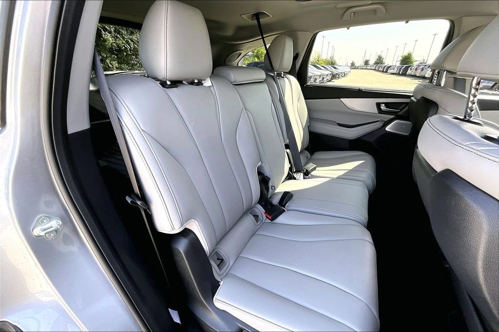 Certified 2026 Acura MDX w/ Technology Package AWD/4WD image 32