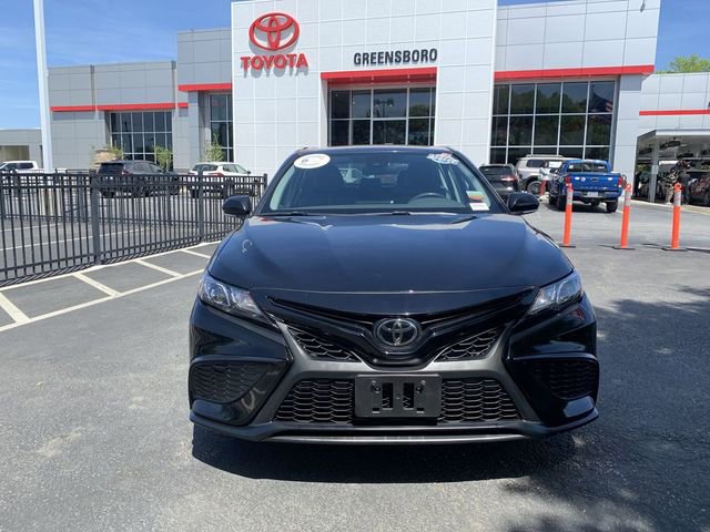 Used 2023 Toyota Camry SE image 3