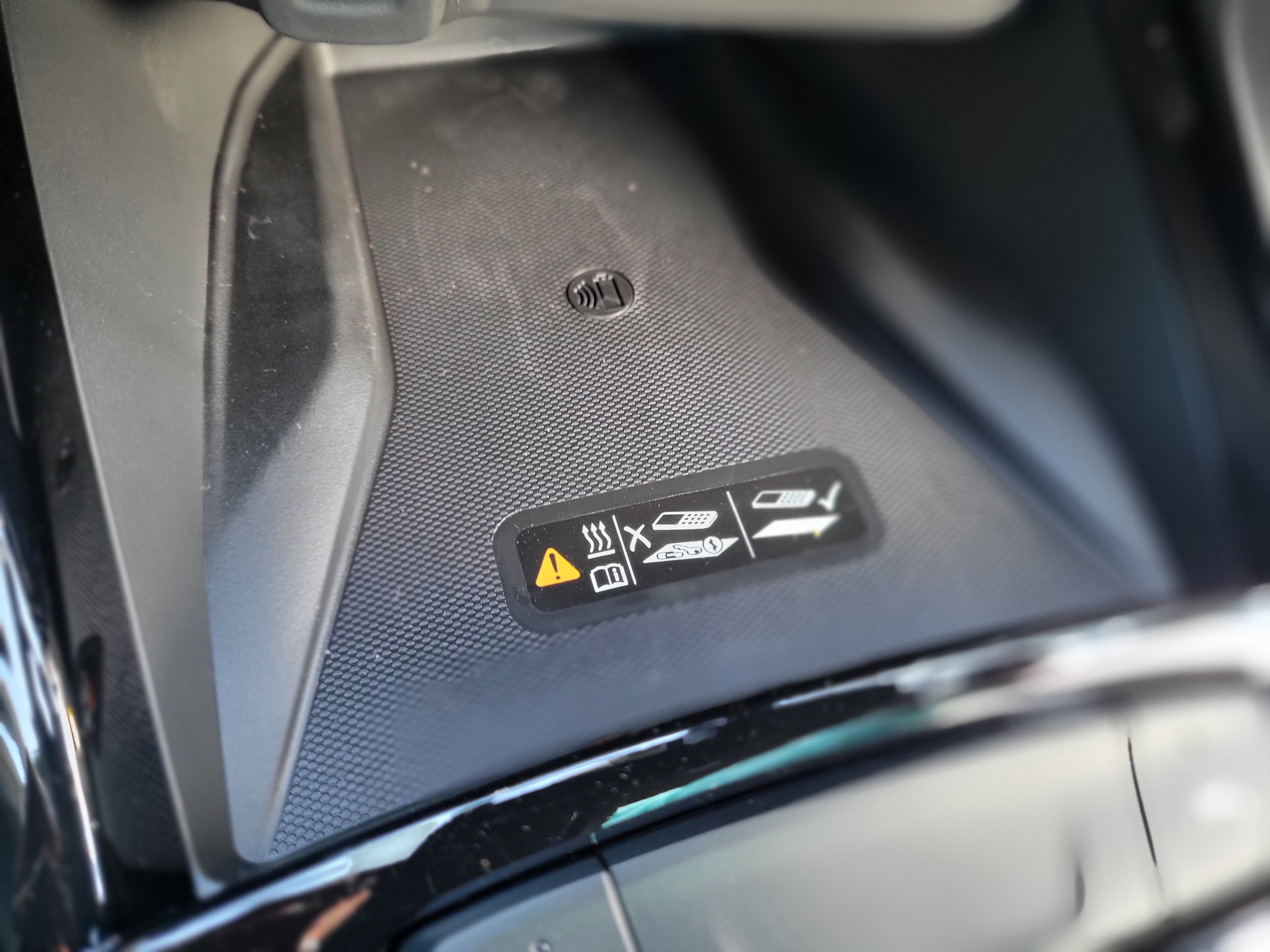 New 2026 Chevrolet Trax RS w/ Sunroof Package image 23