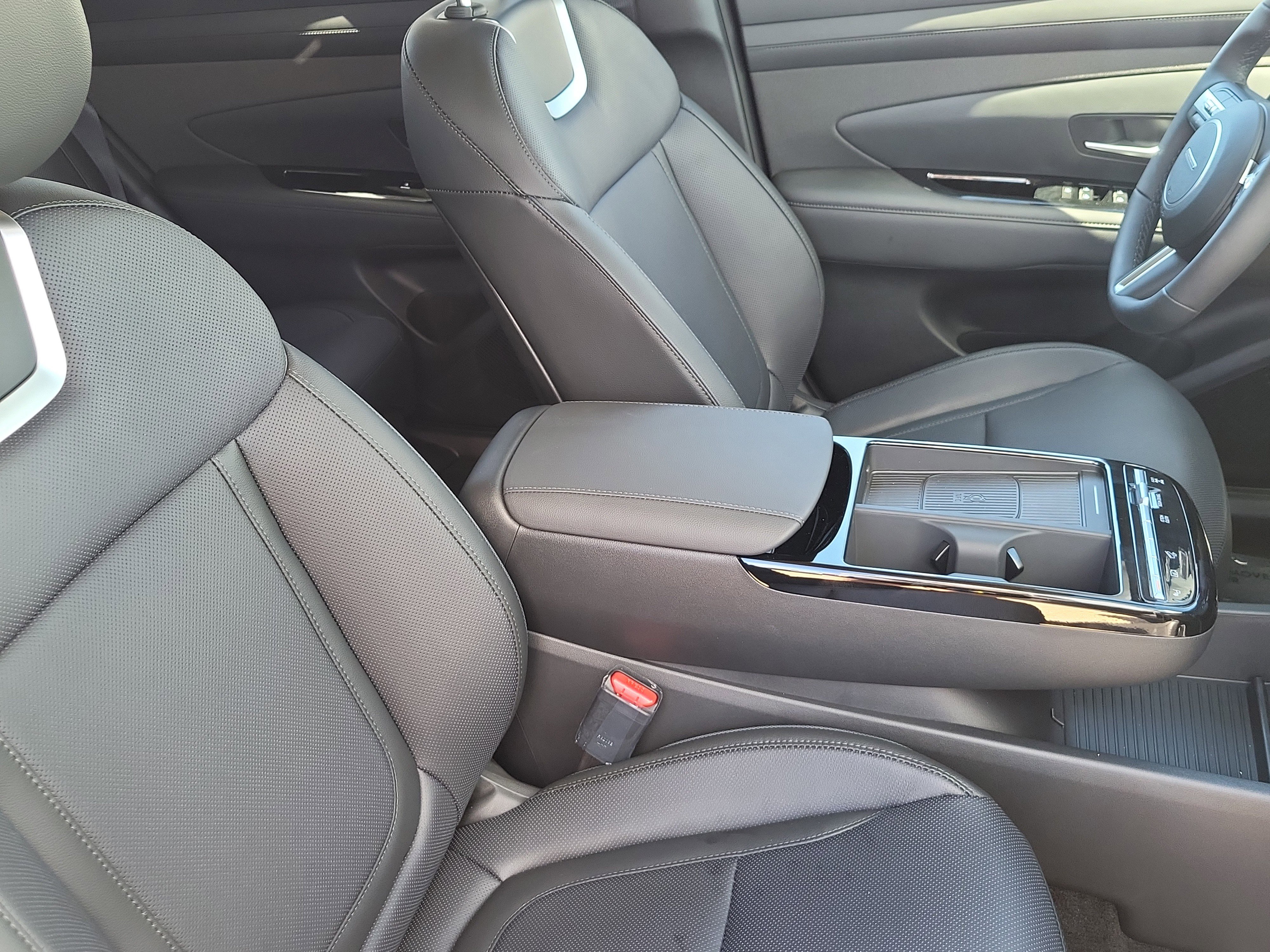 New 2025 Hyundai Tucson Limited w/ Tow & Go Package image 12