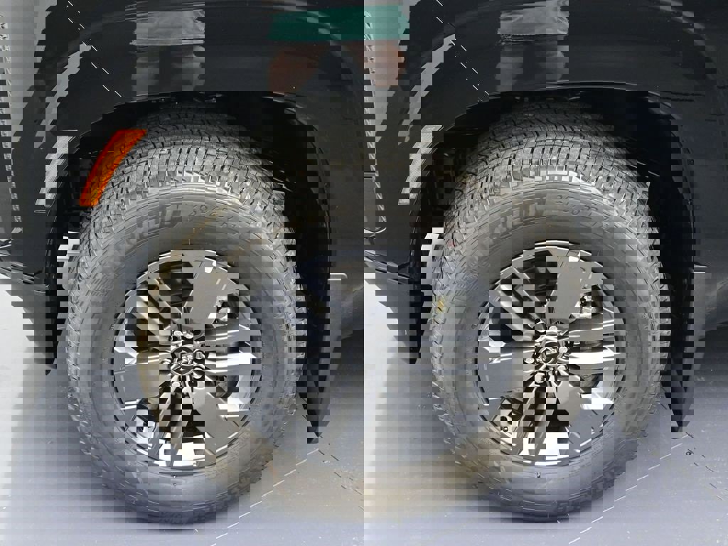 New 2026 Nissan Frontier SV image 9