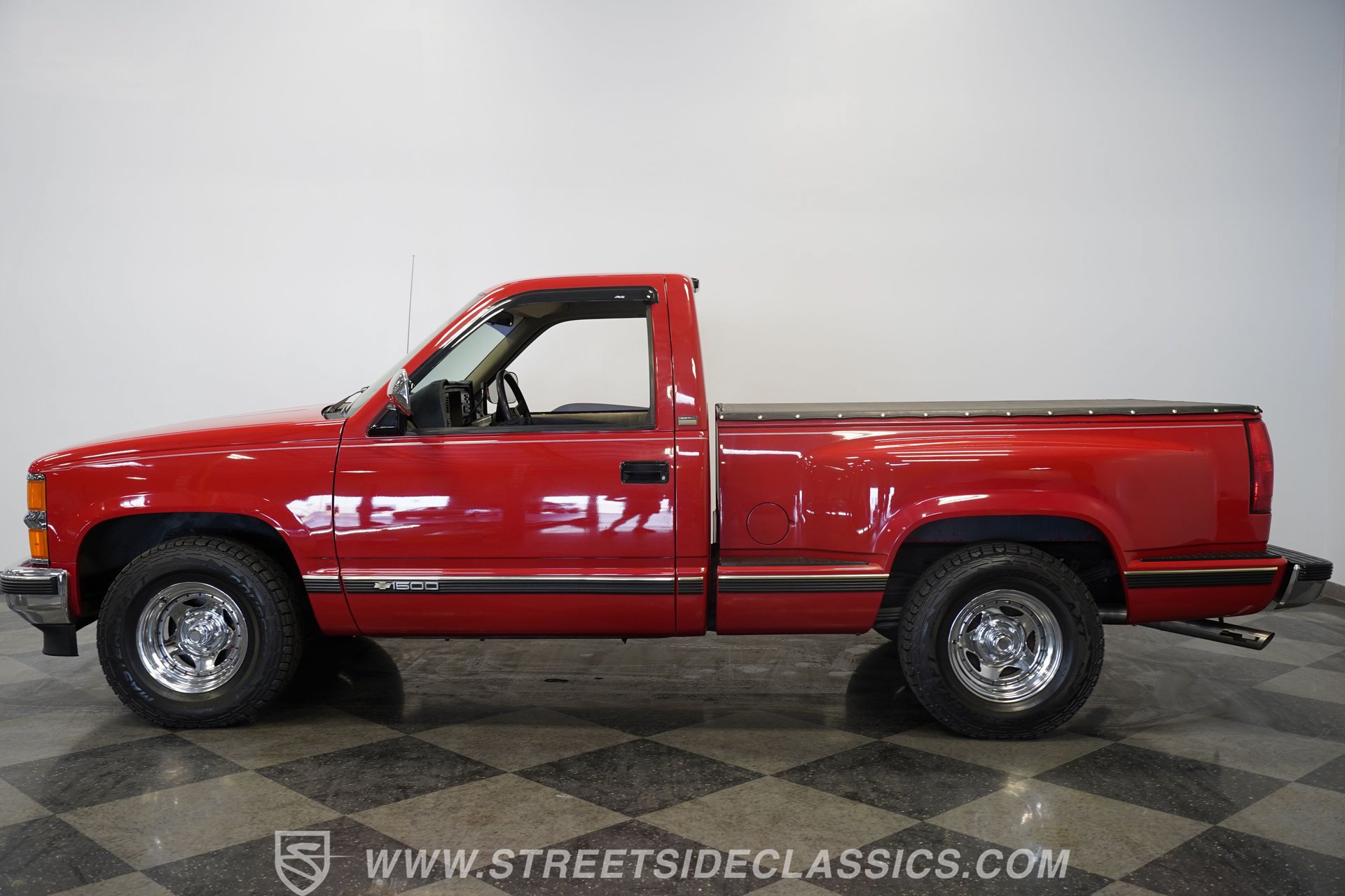 Used 1994 Chevrolet Silverado 1500 2WD Regular Cab image 2