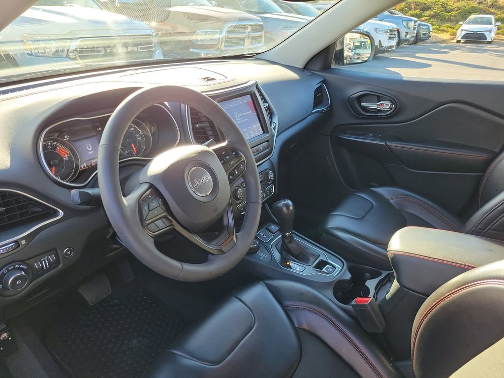 Used 2022 Jeep Cherokee Trailhawk w/ Technology Group B image 10