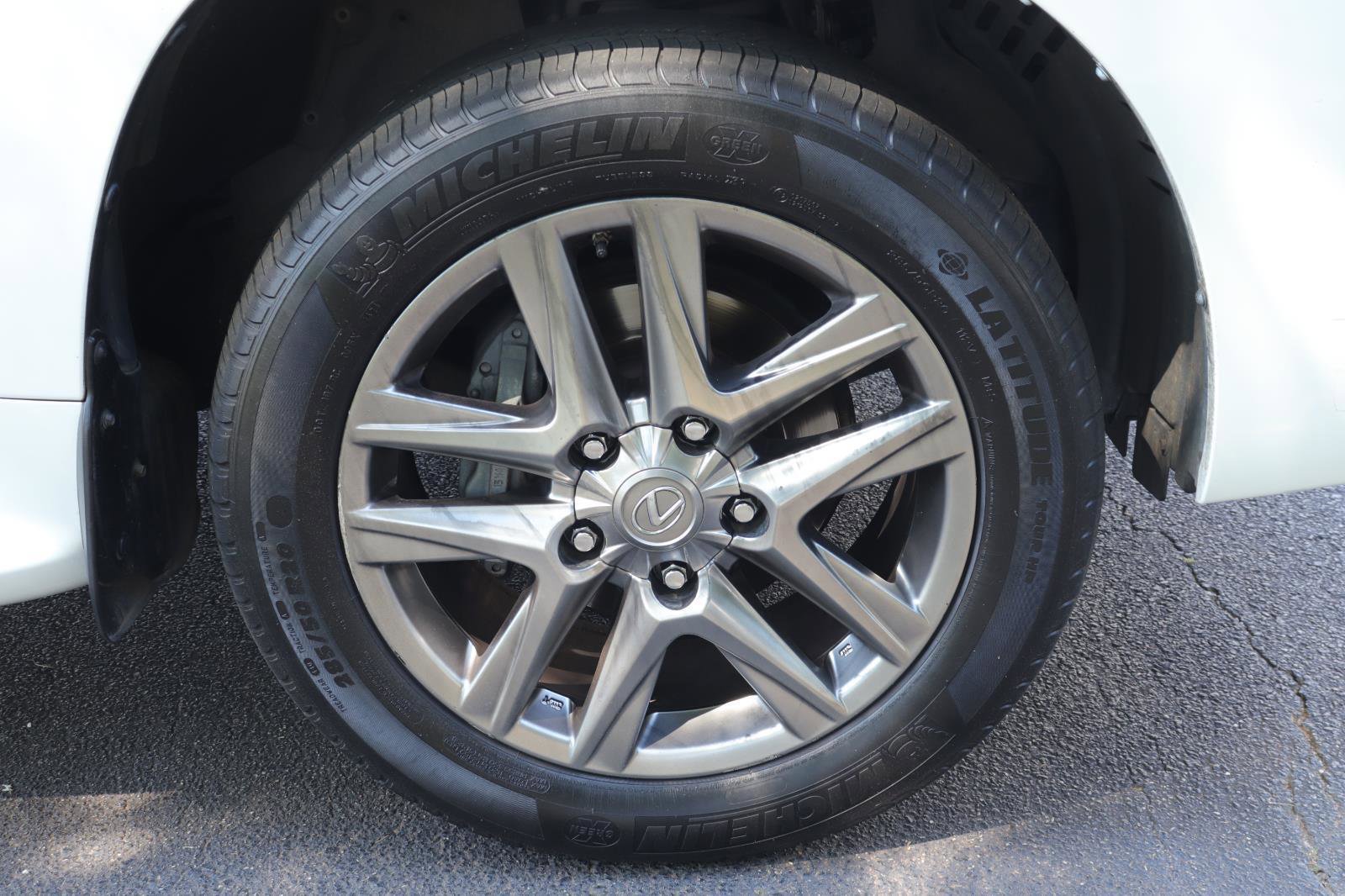 Used 2013 Lexus LX 570 4WD w/ Luxury Pkg image 42