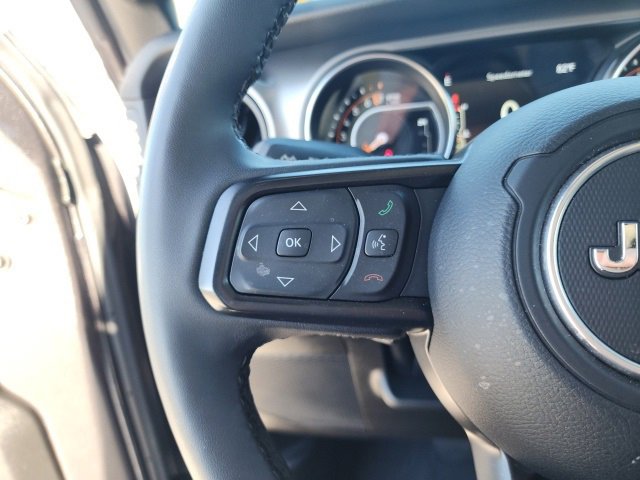 Used 2023 Jeep Gladiator Willys image 46