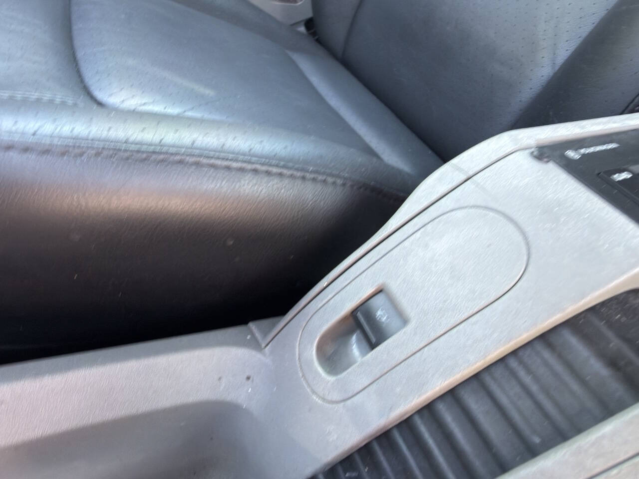 Used 2005 Volkswagen Beetle GLS FWD image 71
