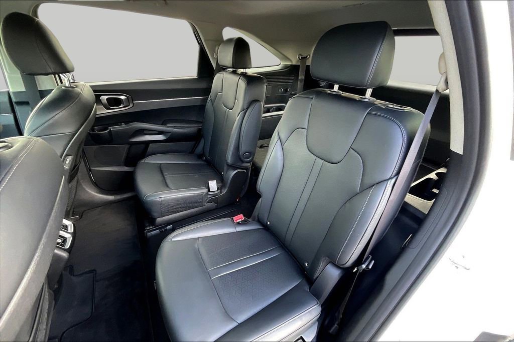 Used 2023 Kia Sorento EX w/ Panoramic Sunroof Package AWD/4WD image 22