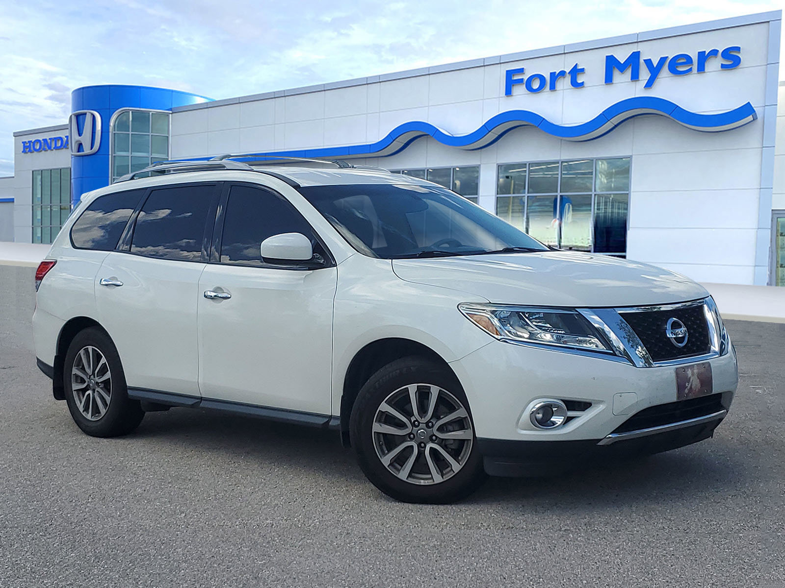 Used 2015 Nissan Pathfinder SV w/ Trailer Tow Package