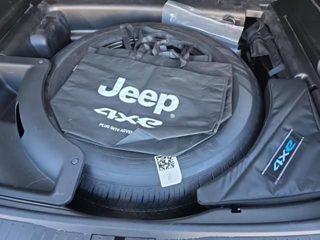 Used 2023 Jeep Grand Cherokee 30th Anniversary image 17